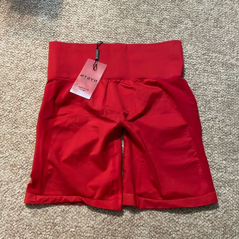 NVGTN Candy Apple Countour 2.0 Seamless Shorts. NWT